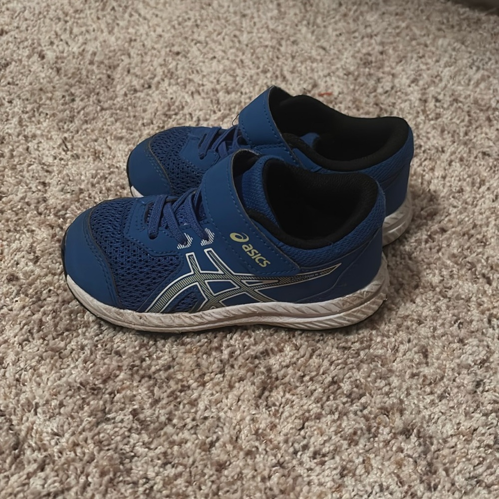 Gently used Toddler boys ASICS shoes size 9k